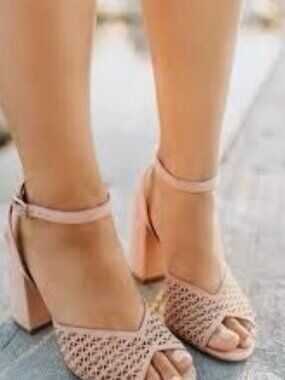 Vince Camuto Gedda 7